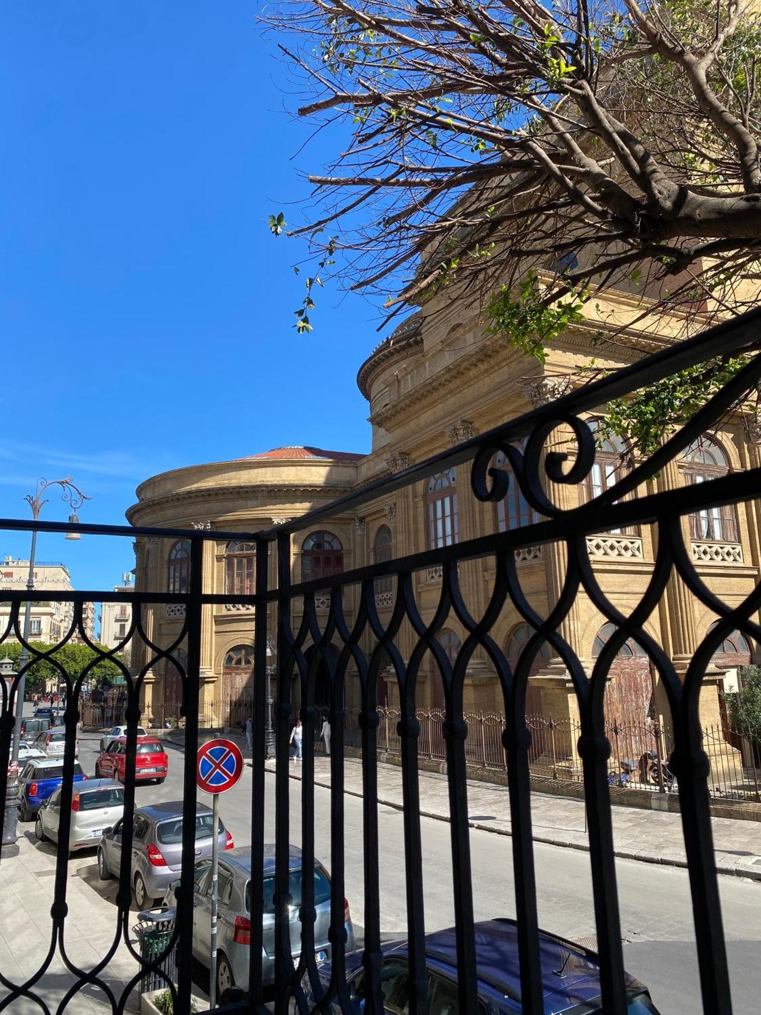 La Terrazza Sul Massimo Apartment Palermo Luaran gambar